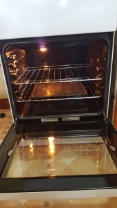 how to clean an oven